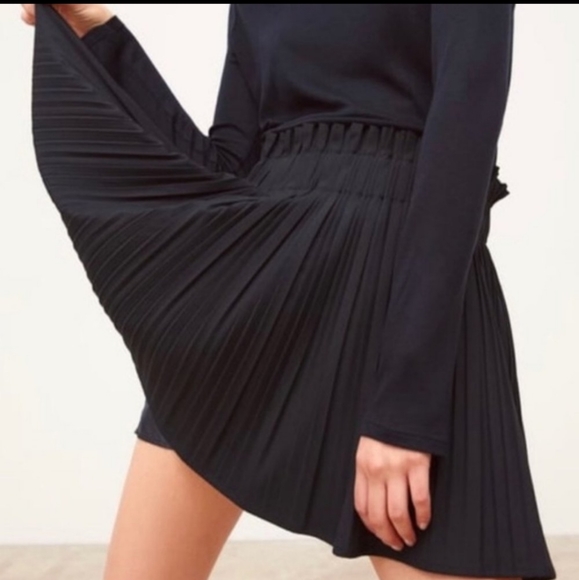 Zara Black Pleated Mini Skirt Host pick!!!! - Picture 2 of 16